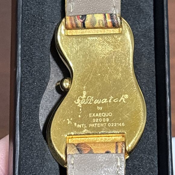 Salvador Dali Softwatch By Exaequo Geneve Melting Watch 92009 Box manual - Picture 6 of 12